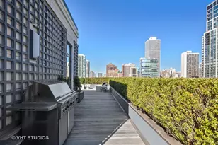 55 W Delaware Pl, Chicago, IL 60610 - Photo 31