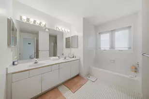 [Address not provided], Northbrook, IL 60062 - Photo 33