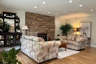 3915 Joanne Dr, Glenview, IL 60026 - Photo 5
