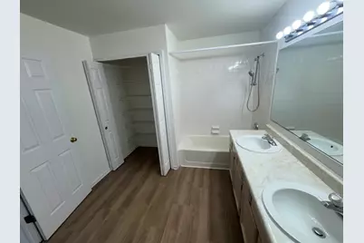 234 Birmingham Court, Roselle, IL 60172 - Photo 9