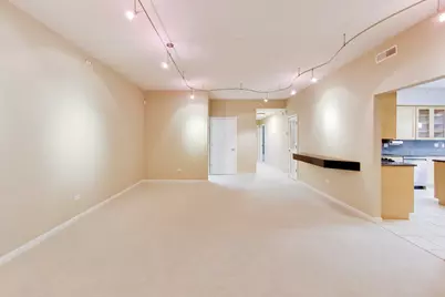 940 Augusta Way #105, Highland Park, IL 60035 - Photo 3