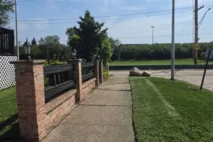 7000 W 71st Pl, Chicago, IL 60638 - Photo 3