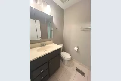 323 Meadow Court, Vernon Hills, IL 60061 - Photo 15