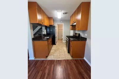 323 Meadow Court, Vernon Hills, IL 60061 - Photo 11