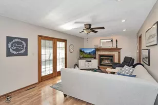 1354 Mill Pond Rd, Bourbonnais, IL 60914 - Photo 11