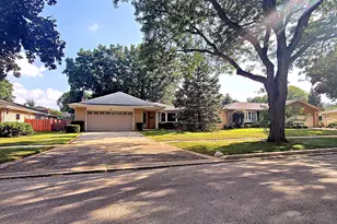 1221 W Lonnquist Blvd, Mount Prospect, IL 60056 - Photo 1