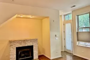 917 N Kingsbury St, Chicago, IL 60610 - Photo 3