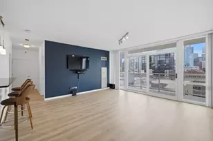 757 N Orleans St, Chicago, IL 60654 - Photo 3