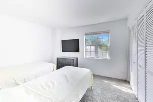 190 Golfview Dr, Glendale Heights, IL 60139 - Photo 17