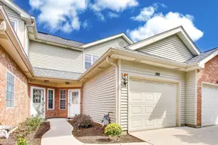 190 Golfview Dr, Glendale Heights, IL 60139 - Photo 1
