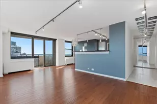 5701 N Sheridan Rd, Chicago, IL 60660 - Photo 3