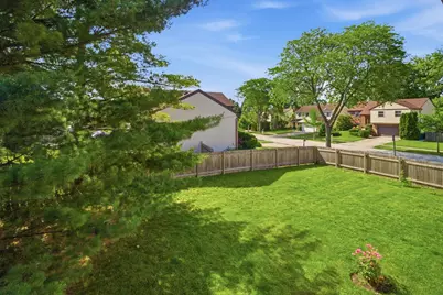 301 Horatio Boulevard, Buffalo Grove, IL 60089 - Photo 23