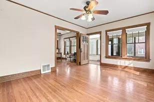 30 S Commonwealth Ave, Elgin, IL 60123 - Photo 11