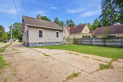 30 S Commonwealth Avenue, Elgin, IL 60123 - Photo 27