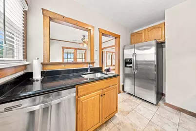 30 S Commonwealth Avenue, Elgin, IL 60123 - Photo 9