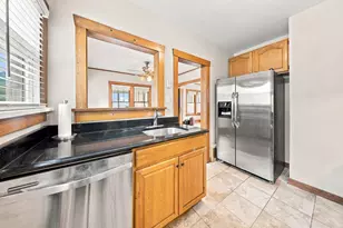 30 S Commonwealth Ave, Elgin, IL 60123 - Photo 9