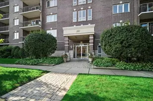 1327 Brown St, Des Plaines, IL 60016 - Photo 3