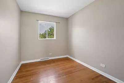 9115 N Gross Point Road, Skokie, IL 60077 - Photo 9