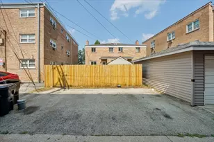 9115 N Gross Point Rd, Skokie, IL 60077 - Photo 13
