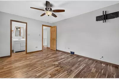 14339 Kolin Avenue, Midlothian, IL 60445 - Photo 11
