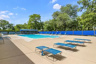 6933 N Kedzie Ave, Chicago, IL 60645 - Photo 17