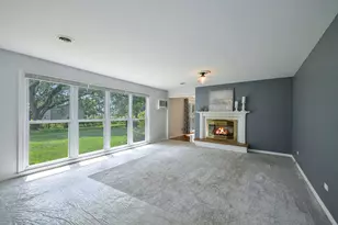 1125 Forest Dr, Elgin, IL 60123 - Photo 3