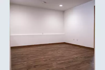 436 Russell Road, Dekalb, IL 60115 - Photo 15