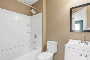 10228 Camden Ln, Bridgeview, IL 60455 - Photo 9
