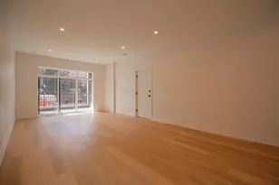 2042 W Washington Blvd, Chicago, IL 60612 - Photo 9