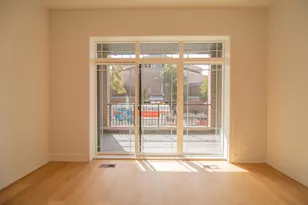 2042 W Washington Blvd, Chicago, IL 60612 - Photo 11