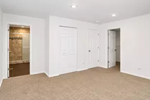 697 Hickory Dr, Buffalo Grove, IL 60089 - Photo 15