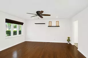 697 Hickory Dr, Buffalo Grove, IL 60089 - Photo 9