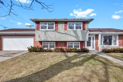 9230 N Callero Drive, Niles, IL 60714 - Photo 1