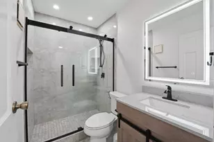 9388 Bay Colony Dr, Des Plaines, IL 60016 - Photo 15