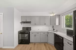 8812 Dee Rd, Des Plaines, IL 60016 - Photo 7
