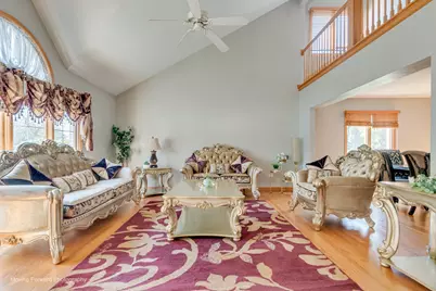 8220 Rutherford Drive, Woodridge, IL 60517 - Photo 3
