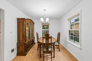 533 Dodge Ave, Evanston, IL 60202 - Photo 7