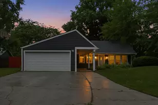 165 Arrowhead Ln, Bolingbrook, IL 60440 - Photo 1