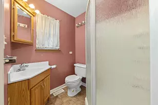 3202 Whitney Rd, Aurora, IL 60502 - Photo 5