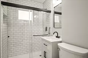[Address not provided], Des Plaines, IL 60018 - Photo 17