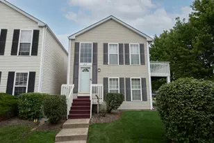 867 Symphony Dr, Aurora, IL 60504 - Photo 3