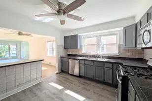 6328 N Troy St, Chicago, IL 60659 - Photo 7