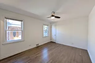 6328 N Troy St, Chicago, IL 60659 - Photo 9