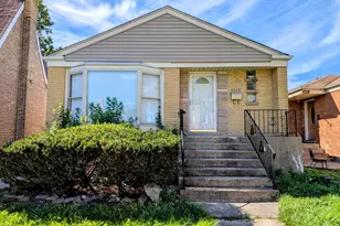 6328 N Troy St, Chicago, IL 60659 - Photo 1