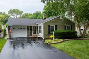 323 S Benton St, Palatine, IL 60067 - Photo 1
