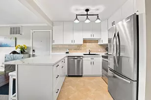 5850 Forest View Rd, Lisle, IL 60532 - Photo 9