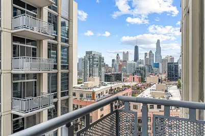 700 N Larrabee Street #1105, Chicago, IL 60610 - Photo 3