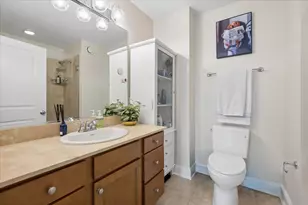 230 W Division St, Chicago, IL 60610 - Photo 9