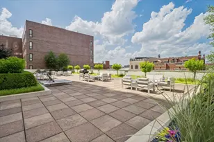 230 W Division St, Chicago, IL 60610 - Photo 13