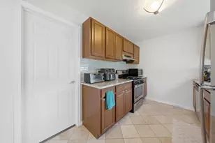 625 W Briarcliff Rd, Bolingbrook, IL 60440 - Photo 7